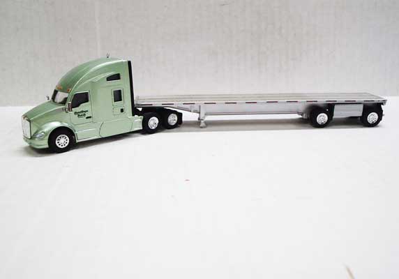 Trucks n Stuff TNS104 - Kenworth T680 Day-Cab Tractor with Food