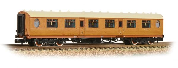 376-200 Graham Farish N gauge LNER Thompson First Corridor LNER Teak Effect