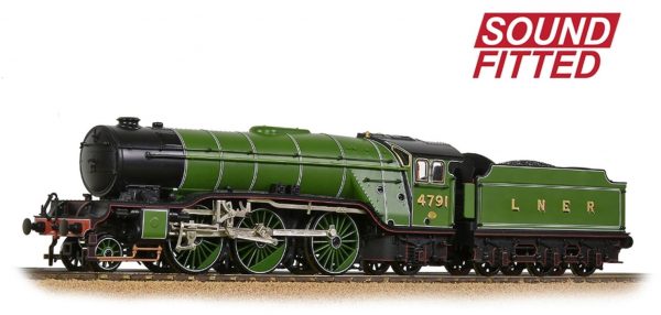 35-200SF Bachmann OO LNER V2 4791 LNER Lined Green (Original)