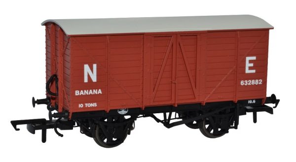 OR76BAN001 Oxford Rail OO Great Eastern Banana Van LNER Livery 632882