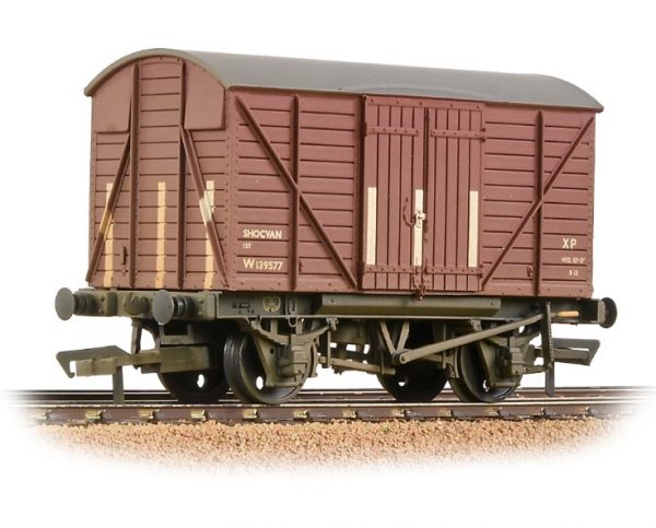 37-902B Bachmann OO GWR 12T Shock Van Planked Ends BR Bauxite (Early) weathered