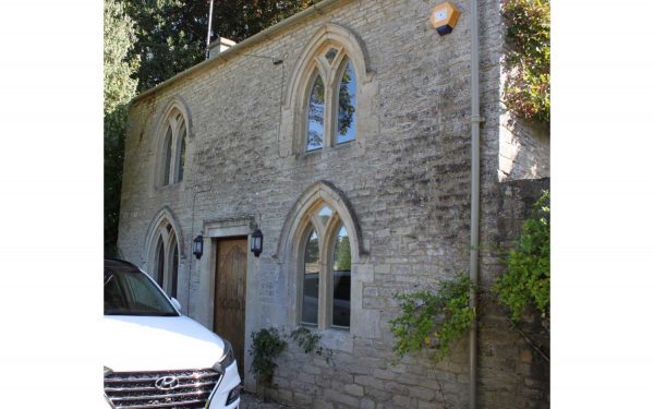 R7342 Hornby OO All Souls Rectory
