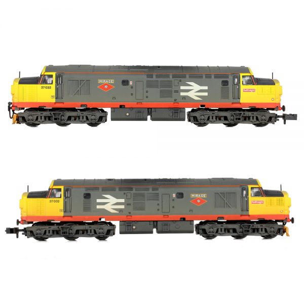 371-474 Graham Farish N gauge Class 37/0 Split Headcode 37032 'Mirage' BR R.freight (Red Stripe) - Image 4