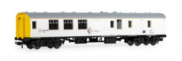 R40213 Hornby OO Balfour Beatty, Mk1 BCK, Staff Coach, BDC 977165