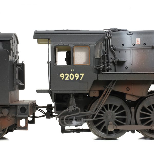 32-862A Bachmann OO BR Std 9F (Tyne Dock) with BR1B Tender 92097 BR Black (Late Crest) weathered - Image 7