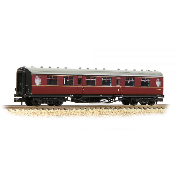 376-227A Graham Farish N gauge LNER Thompson Composite Corridor BR Maroon