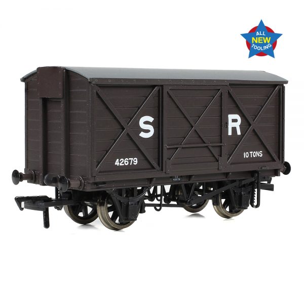 E87053 EFE Rail OO Gauge LSWR 10T Ventilated Van SR Brown (Early)