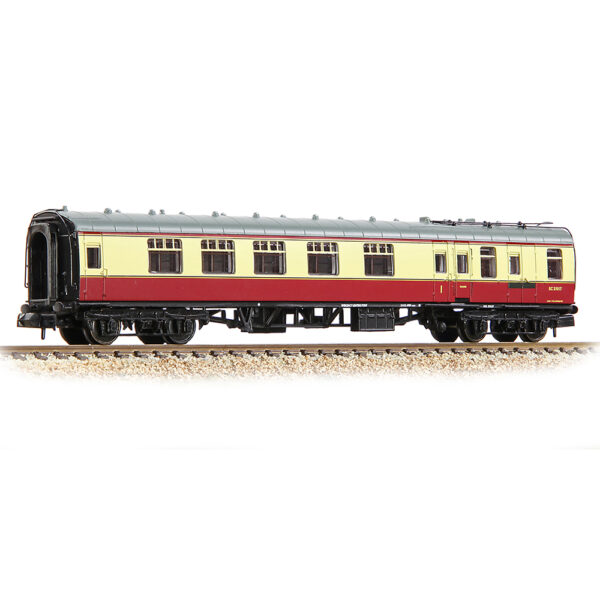 374-081B Graham Farish N gauge BR Mk1 BCK Brake Composite Corridor BR Crimson & Cream