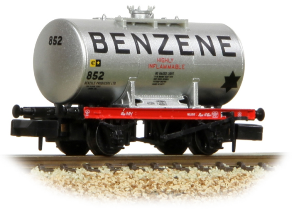 378-000 Graham Farish N gauge 14T Anchor-Mounted Tank Wagon 'Benzene' Silver