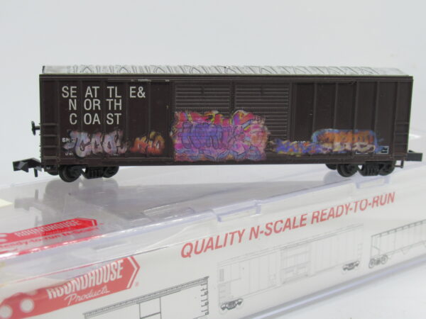 82805 Secondhand Roundhouse N gauge 50' FMC Box Car - Seattle & North Coast - Heavily Weathered